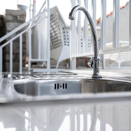 Viola Konukevi Gruda