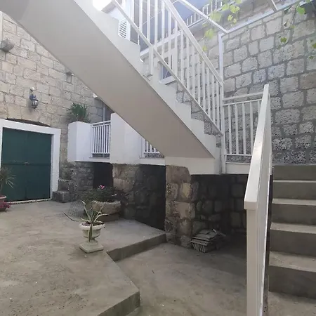 Viola Pensionat Gruda