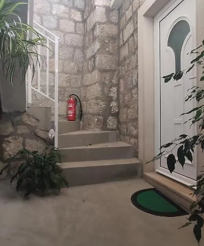 Gasthuis Viola Gruda